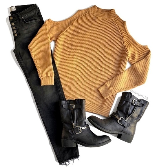 H&M Open Shoulder Sweater - Picture 1 of 8